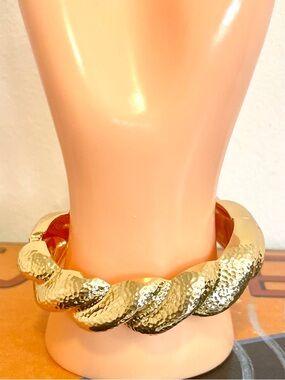 Hammered Twisted 18K Gold Filled Chunky Bangle Bracelet NWOT